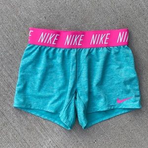 Nike Dri-Fit Girls Trophy Shorts Medium